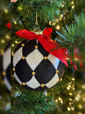 Boule de Noël : boule d'échec en verre, blanc et noir - 10 cm
