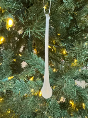 Ornement de Noël : Stalactite en verre givré blanc - 12 cm