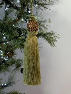 Ornement de Noël : gland de sapin, vert  - 15 cm