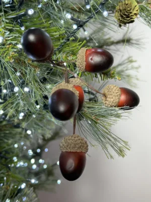 Branche décorative de Noël : branche de glands décorative de 18 cm