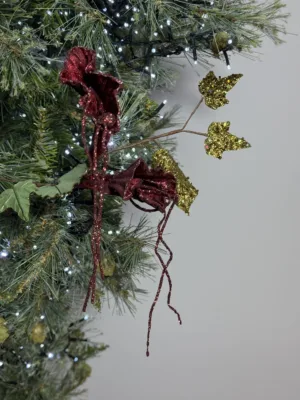 Branche décorative de Noël : Branche aux fleurs rouges et feuilles dorées - 50 cm