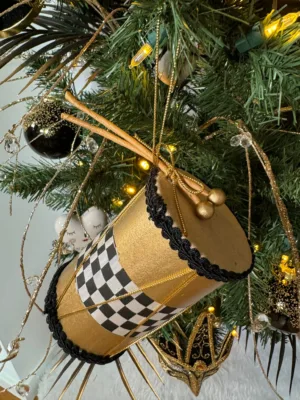 Ornement de Noël : Tambour noir et or - 12 cm