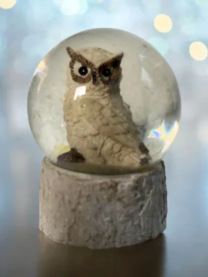 Objet de décoration: La sphére enchantée du Hibou blanc, H: 7 cm