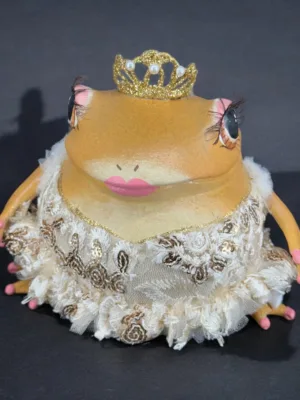 Objet de décoration: la grenouille princesse royale, Tirelire